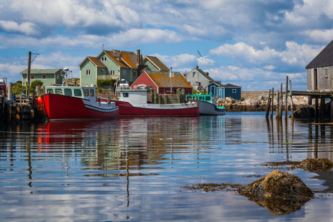 Tour esclusivo in auto per piccoli gruppi a Halifax con Peggy's Cove