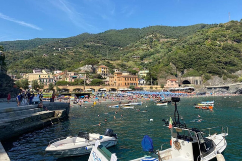 Exklusive Cinque Terre Tagestour mit der Fähre und Halt in Pisa