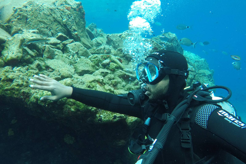 Santorin : expérience de plongée sous-marine dans la caldeira volcanique