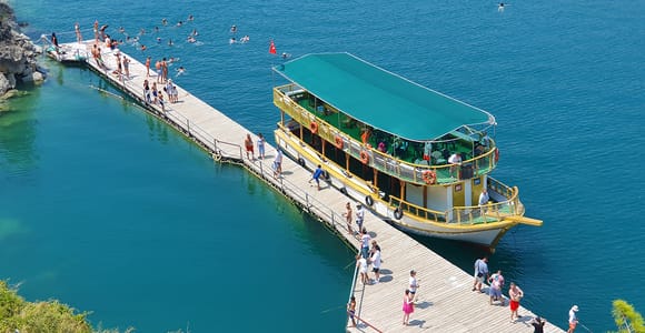 Side: Green Canyon Boat Tour With Open Buffet Lunch & Drinks