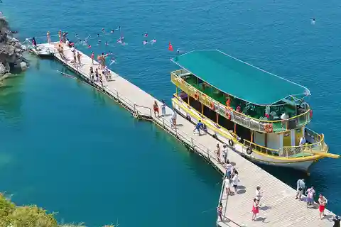 Yan: Açık Büfe Öğle Yemeği ve İçecekler Eşliğinde Yeşil Kanyon Tekne Turu