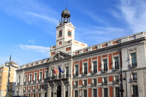Madrid: 2-Hour City Highlights Guided Walking Tour Private Tour with Hotel Pickup from Centrally Located Hotels