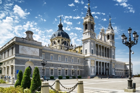 Madrid: tour guiado a pie de 2 horas por los lugares destacados de la ciudadTour privado con recogida en el hotel desde hoteles céntricos
