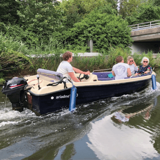 Almere: Alquiler de barcos con combustible