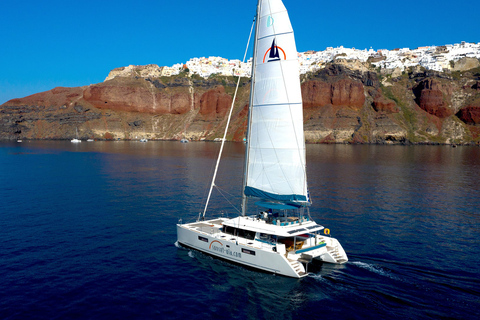 Santorini: Luxe Catamaran Cruise met Maaltijd &amp; Open BarOchtendcruise