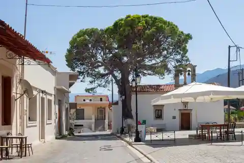 Private tasting of 6 cretan wines in Fres village