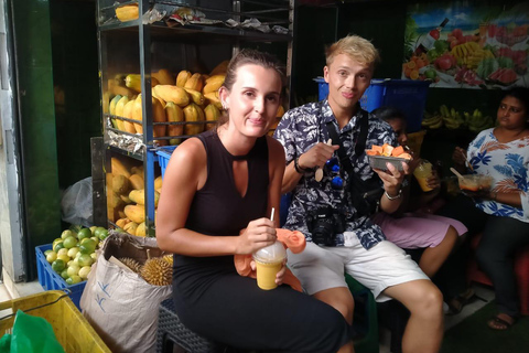 Recorrido en Tuk Tuk por la comida callejera de ColomboTour privado