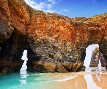 ✅From A Coruna: Guided Day Trip to Lugo & As Catedrais Beach