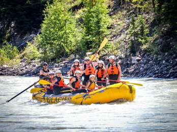 Golden, BC: Kicking Horse River Familien-Rafting mit Mittagessen