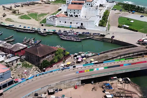 From Lagos: Ghana Castles & Kakum Park with Local Tour Guide