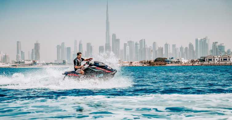 Dubai: 30 minuters tur med vattenskoter till Burj Al Arab