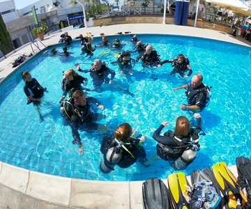Paphos: Discover Scuba Diving Half-Day Tour