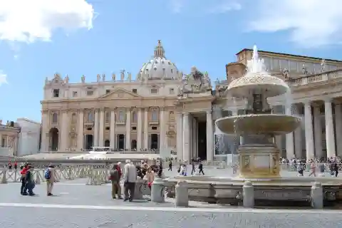 Rom: Führung durch den Petersdom mit Kuppelbesteigung