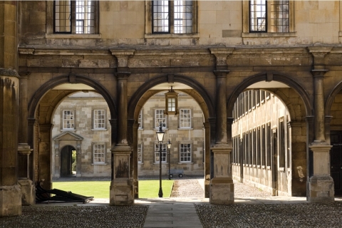 Cambridge Highlights: Famous Alumni Exploration Game