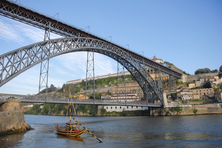 Oporto: tour privado en tuk tuk con crucero por el río y cata de vinosTour en inglés