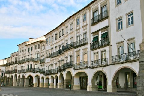 Au départ de Lisbonne : Visite d'Evora et Monsaraz avec transfert