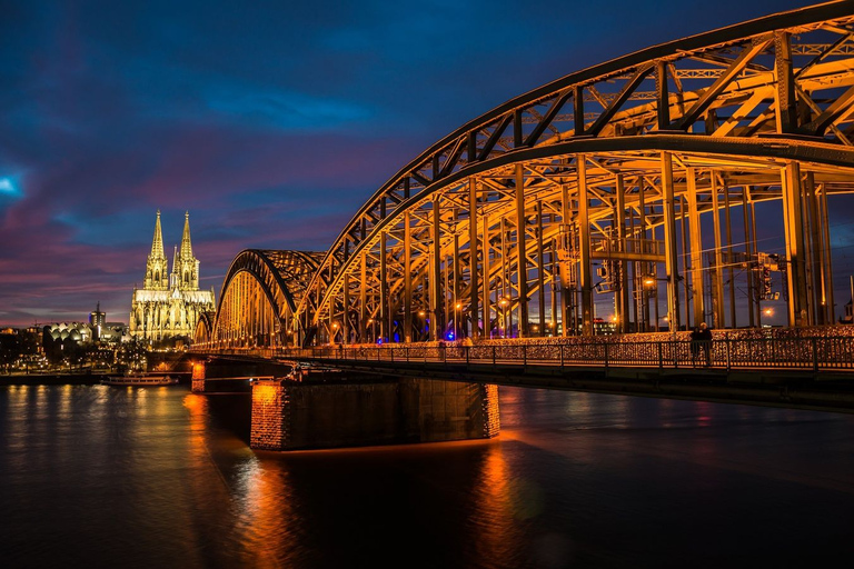 Cologne: Guided Walking Tour by Torchlight Group Pricing