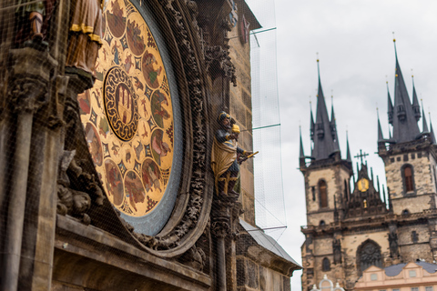 Praga: Castelo de Praga, Bairro Judeu, Entrada da Torre do Relógio