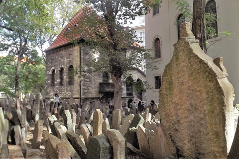 Praga: Castillo de Praga, Barrio Judío, Entrada a la Torre del Reloj