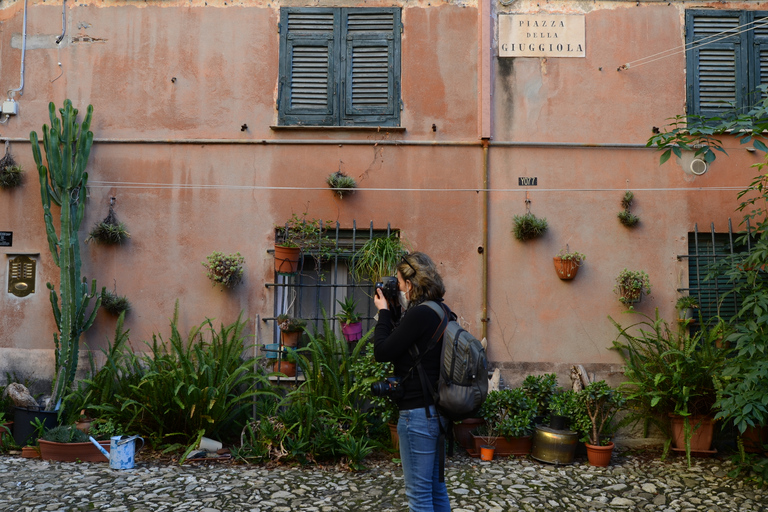 Genoa: Secret Corners Photography Tour and Traditional Snack