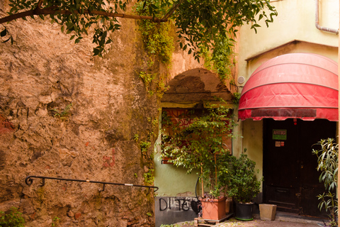 Genoa: Secret Corners Photography Tour and Traditional Snack