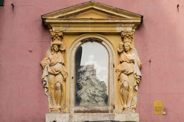 Genoa: Secret Corners Photography Tour and Traditional Snack