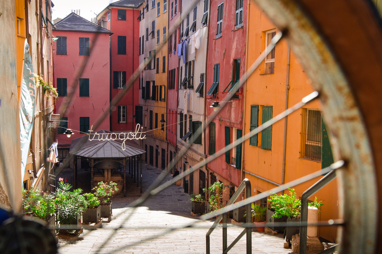 Genoa: Secret Corners Photography Tour and Traditional Snack