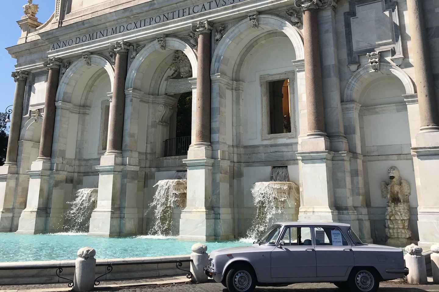 Rome: Sightseeing Tour in a Vintage Alfa Romeo
