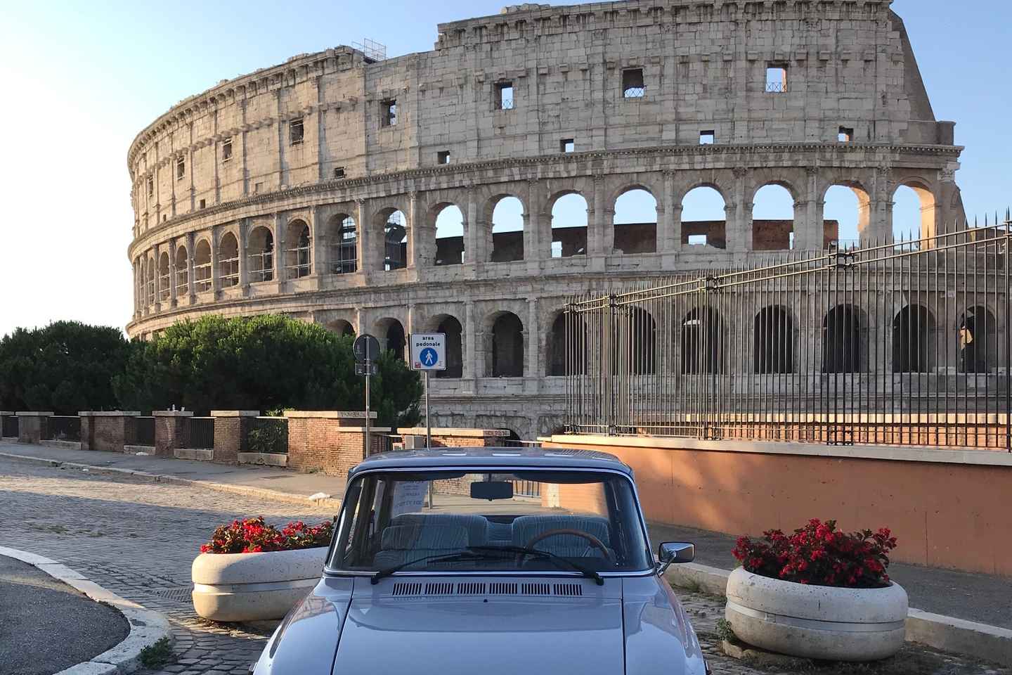Rome: Sightseeing Tour in a Vintage Alfa Romeo