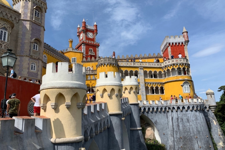 Sintra + Cascais: półprywatna wycieczka Best of SintraZ Lizbony: całodniowa wycieczka do Sintry z lokalnym przewodnikiem
