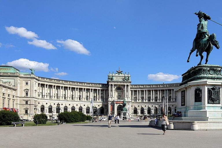 Vienna: City Highlights E-Bike Tour