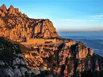 Desde Barcelona: Monasterio de Montserrat, Caminata Fácil, Teleférico