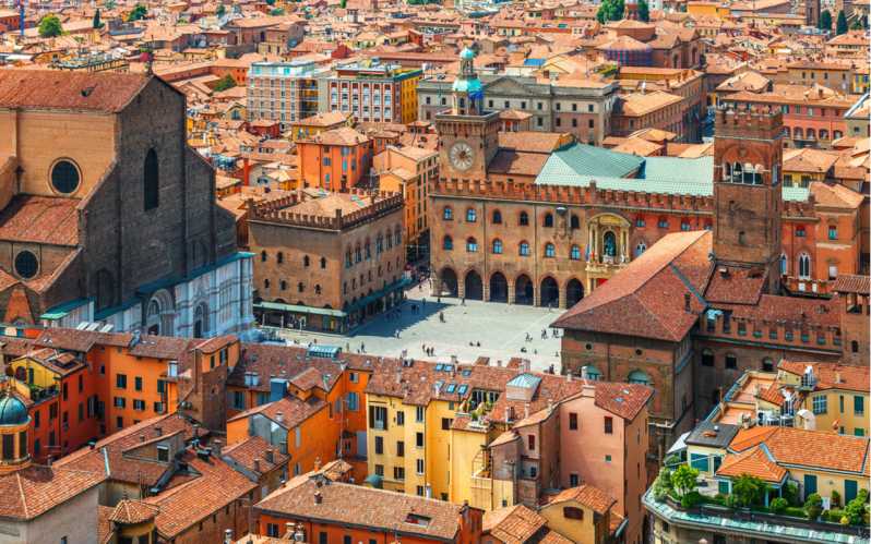 Bologna: Old Town Hidden Gems Exploration Game