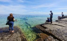 From Toronto: Day Trip to Bruce Peninsula National Park