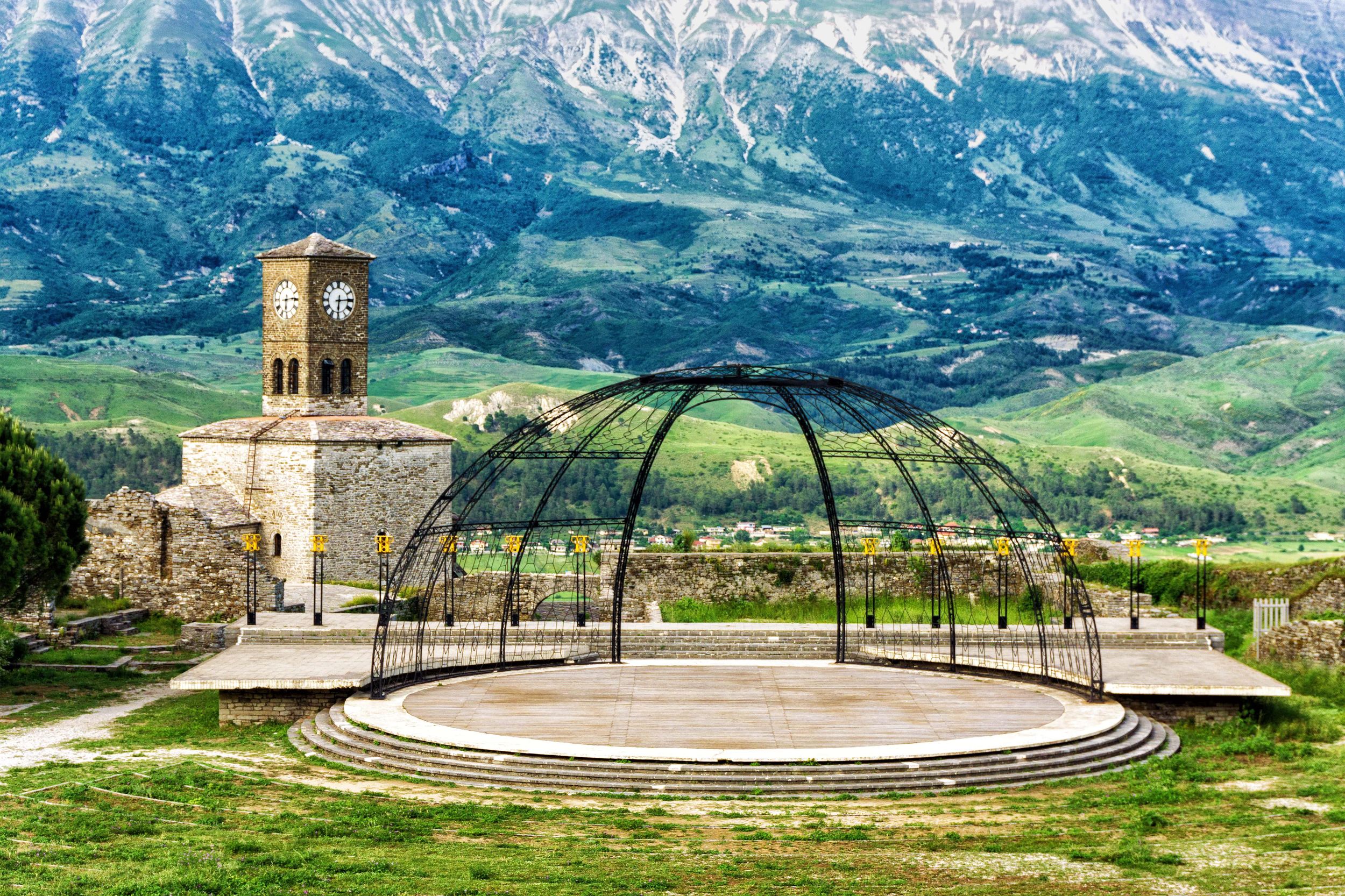 Gjirokastra: Rundgang über den Basar, zur Burg und zum Zekate-Haus
