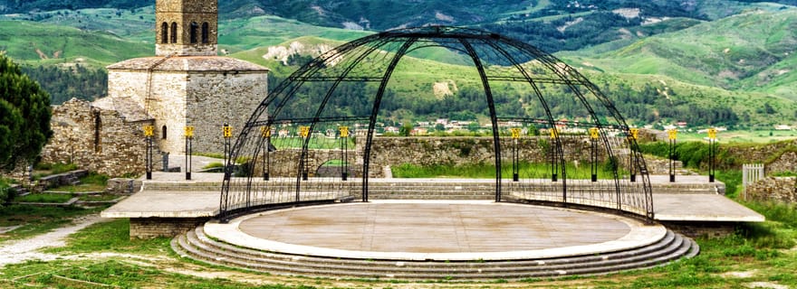 Gjirokastra : visite à pied des sites incontournables de la ville