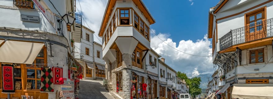 Gjirokaster : Visite à pied du vieux Bazar et de la Cfaka