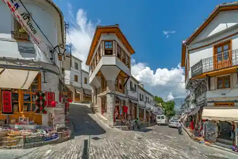 Gjirokaster: Old Baazar and Cfaka Walking Tour