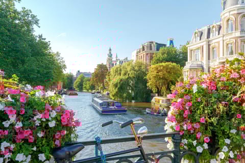 Amsterdam: Highlights of Jordaan Exploration Game