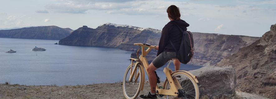 Perissa: Santorini Bike Rental for Beaches & Megalochori