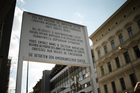 Berlin: points forts de la visite à pied partagée ou privée de BerlinVisite en anglais depuis la Reichstagufer