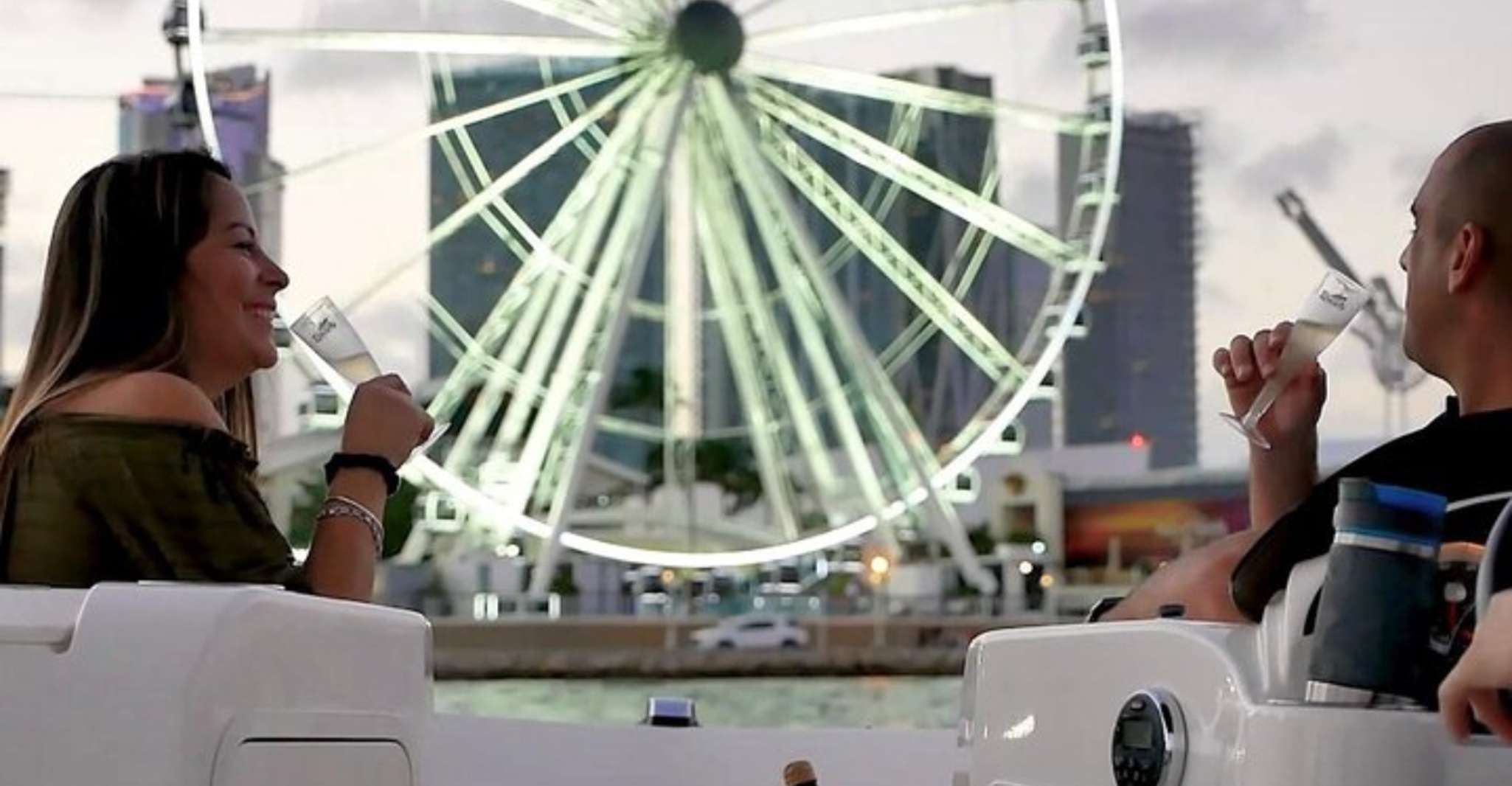 Miami, journée privée, coucher du soleil ou visite en bateau de nuit avec Champagne - Hizvo