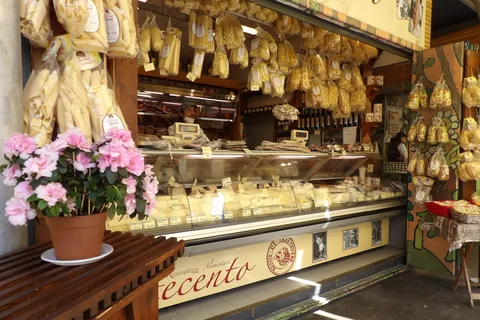 Rome: Guided Walking Tour and River Boat Ride