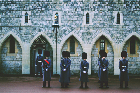 Desde Londres: Excursión de medio día a Windsor con entradas al CastilloDesde Londres: excursión de medio día a Windsor y castillo