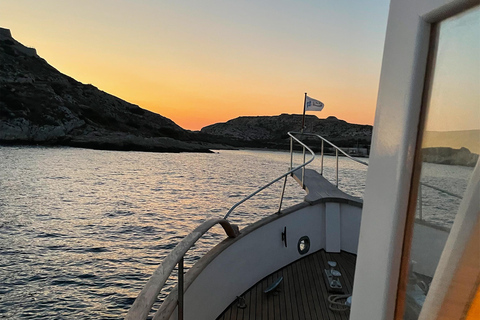 Marseille : Unforgettable Sunset Private Boat ExperienceMarseille : Unforgettable sunset experience at sea