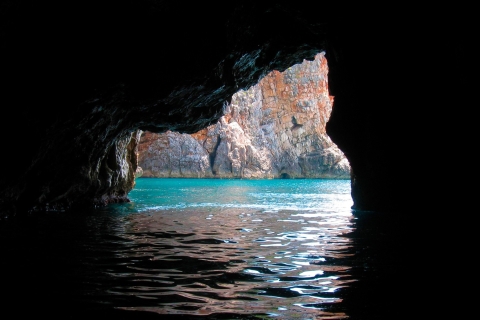 Kotor: Bahía de Boka, Cueva Azul y Nuestra Señora Excursión Privada en BarcoKotor: Bahía de Boka, Cueva Azul y Nuestra Señora Tour Privado
