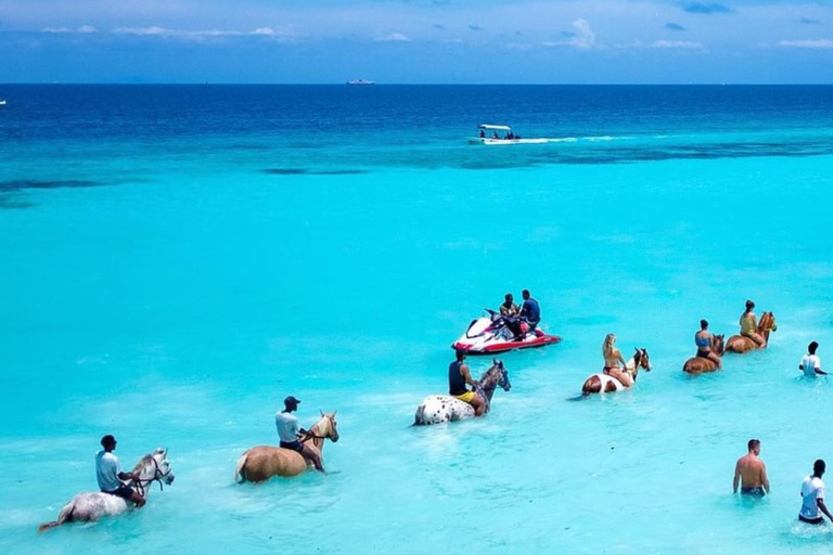 Zanzibar: Ridtur och dhow-kryssning i solnedgångenGrupp på 5 eller fler