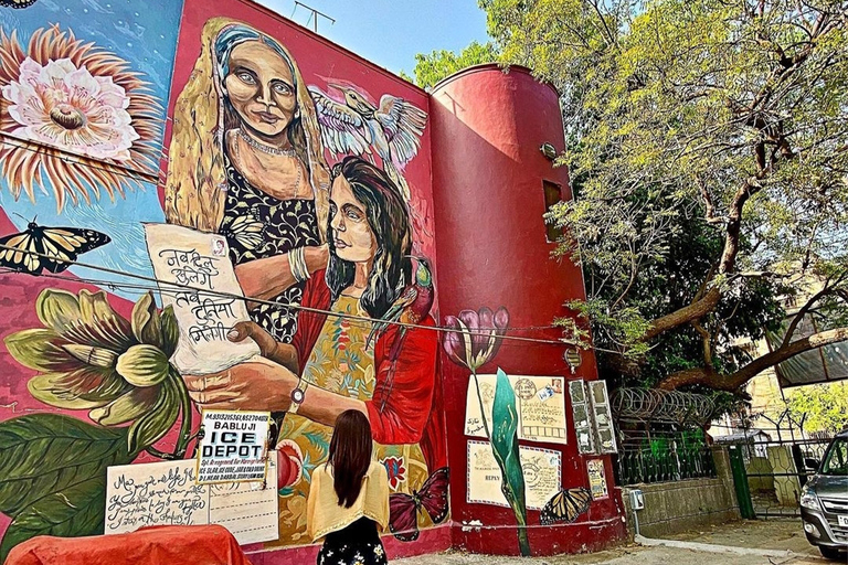 Tour de arte de rua em Délhi: Explore os murais e visite um poço de passosTour de arte sem refeição no sul da Índia