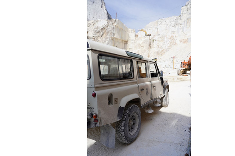Dalla Toscana a Carrara: tour delle cave di marmo in jeep