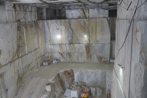Dalla Toscana a Carrara: tour delle cave di marmo in jeep